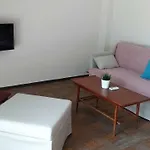 Case de vacanță Lazy Cat House