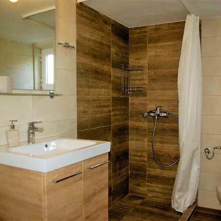 Lazy Cat House Tatil Evi