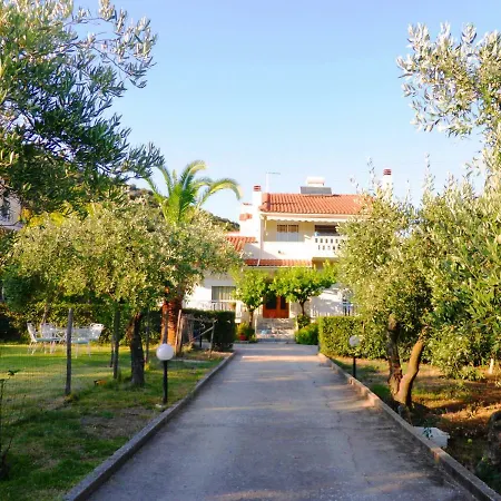 Lazy Cat House Tatil Evi Nea Iraklitsa