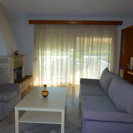 Lazy Cat House Nea Iraklitsa